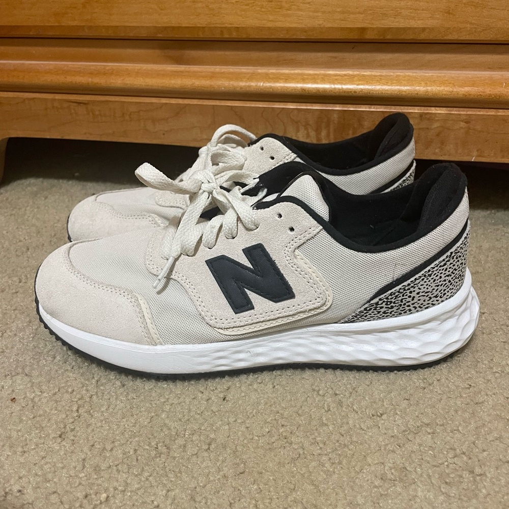 New Balance X70 V1 Performance Kids Running Shoes Tan Turtledove Size 6